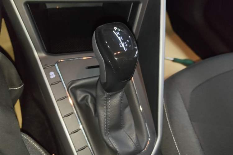 Used Volkswagen Polo 2023 Plus 1.5L Automatic Enjoy-the-Moment Edition Gear Lever