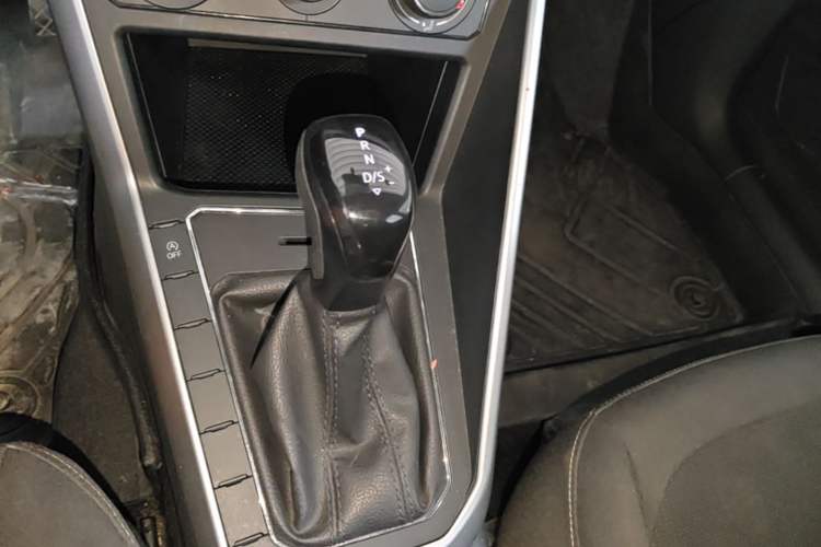 Used Volkswagen Polo 2023 Revised Plus 1.5L Automatic – Enjoy Life Edition Gear Lever