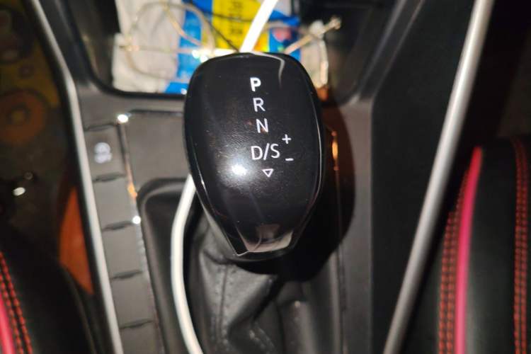Used Volkswagen Polo 2023 Revised Plus 1.5L Automatic – Enjoy Life Edition Gear Lever