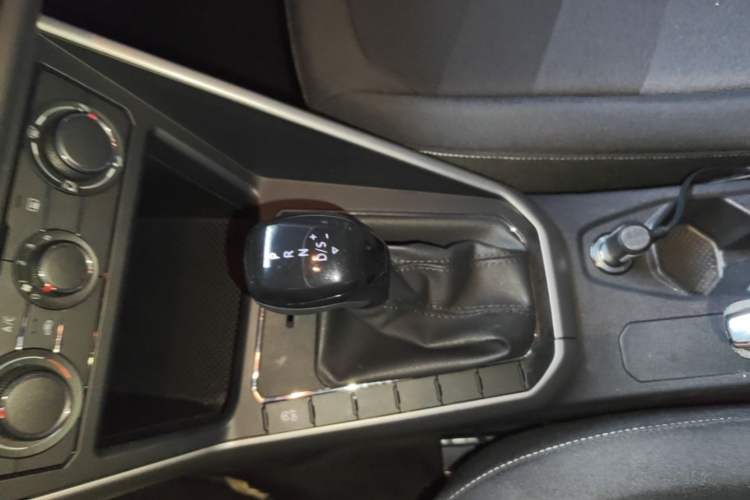 Used Volkswagen Polo 2023 Revised Plus 1.5L Automatic – Enjoy Life Edition Gear Lever