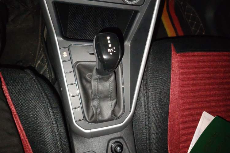 Used Volkswagen Polo 2023 Revised Plus 1.5L Automatic – Enjoy Life Edition Gear Lever