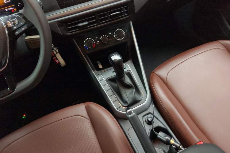 Used Volkswagen Polo 2023 Revised Plus 1.5L Automatic – Enjoy Life Edition Gear Lever