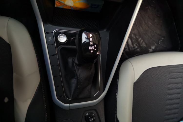 Used Volkswagen Polo 2023 Plus 1.5L Automatic Colorful Tech Edition Gear Lever