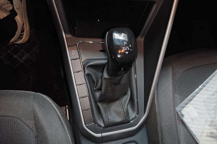 Used Volkswagen Polo 2023 Plus 1.5L Automatic Enjoy-the-Moment Edition Gear Lever