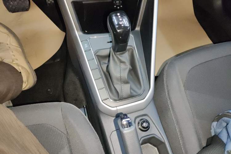 Used Volkswagen Polo 2023 Revised Plus 1.5L Automatic – Enjoy Life Edition Gear Lever