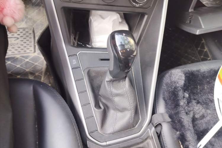 Used Volkswagen Polo 2023 Revised Plus 1.5L Automatic – Enjoy Life Edition Gear Lever