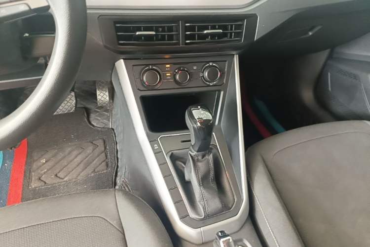 Used Volkswagen Polo 2023 Revised Plus 1.5L Automatic – Enjoy Life Edition Gear Lever