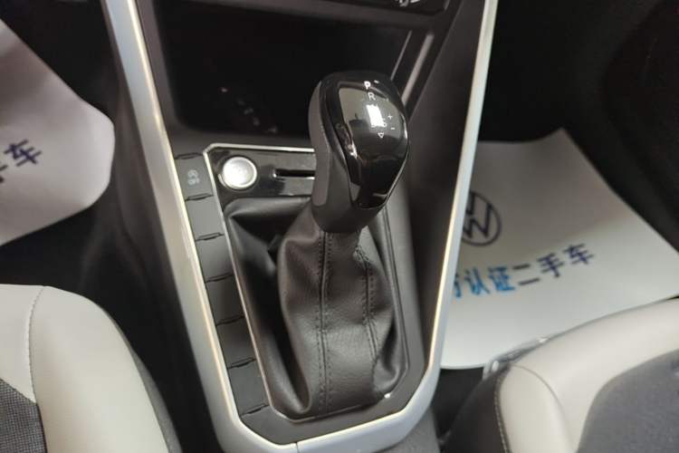 Used Volkswagen Polo 2023 Plus 1.5L Automatic Colorful Tech Edition Gear Lever