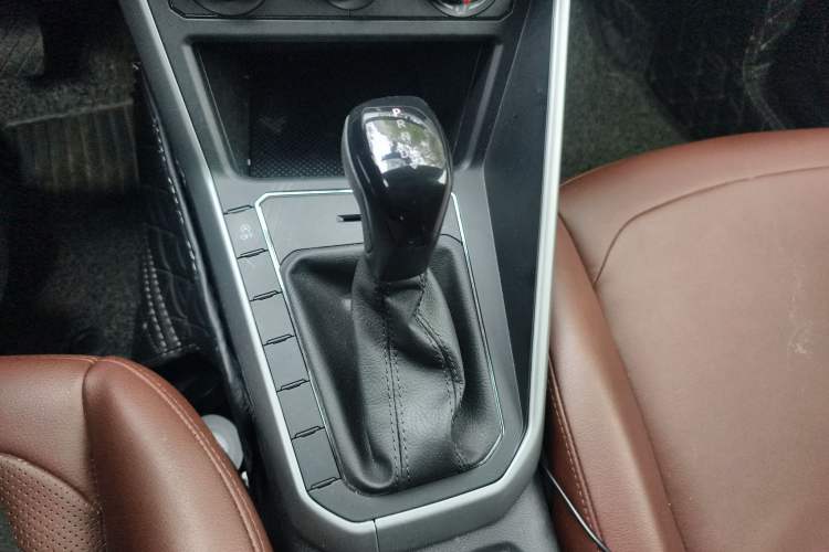 Used Volkswagen Polo 2023 Revised Plus 1.5L Automatic – Enjoy Life Edition Gear Lever