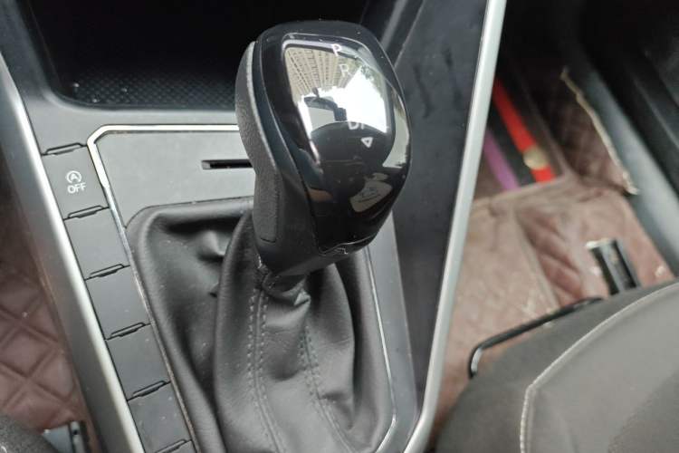Used Volkswagen Polo 2023 Revised Plus 1.5L Automatic – Enjoy Life Edition Gear Lever