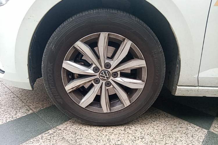 Used Volkswagen Polo 2023 Plus 1.5L Automatic Colorful Tech Edition Left Front Wheel Hub