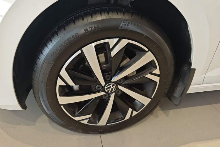 Used Volkswagen Polo 2023 Facelift Plus 1.5L Automatic Trendy & Tech-Savvy Luxury Edition Left Front Wheel Hub