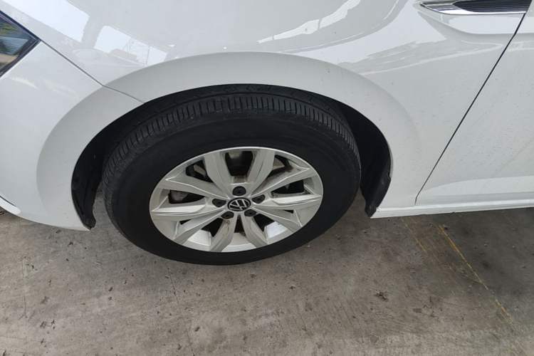 Used Volkswagen Polo 2023 Plus 1.5L Automatic Colorful Tech Edition Left Front Wheel Hub