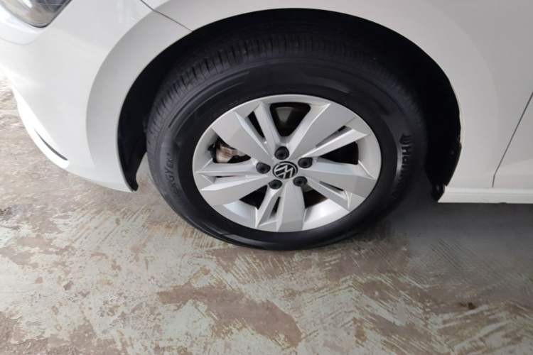 Used Volkswagen Polo 2023 Plus 1.5L Automatic Panoramic Enjoyment Edition Left Front Wheel Hub