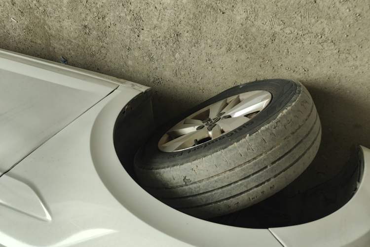 Used Volkswagen Polo 2023 Revised Plus 1.5L Automatic – Enjoy Life Edition Left Front Wheel Hub