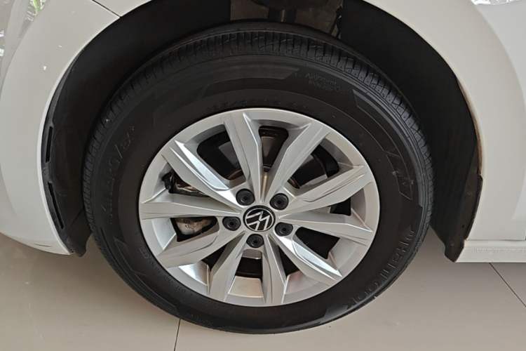 Used Volkswagen Polo 2023 Plus 1.5L Automatic Colorful Tech Edition Left Front Wheel Hub