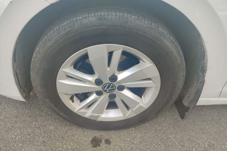 Used Volkswagen Polo 2023 Plus 1.5L Automatic Panoramic Enjoyment Edition Left Front Wheel Hub