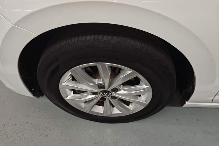 Used Volkswagen Polo 2023 Restyled Plus 1.5L Automatic Colorful Tech Edition Left Front Wheel Hub