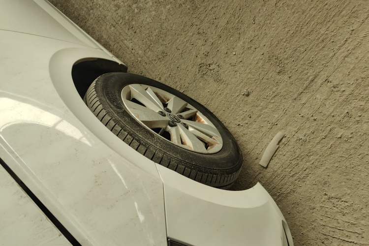 Used Volkswagen Polo 2023 Plus 1.5L Automatic Enjoy-the-Moment Edition Left Front Wheel Hub