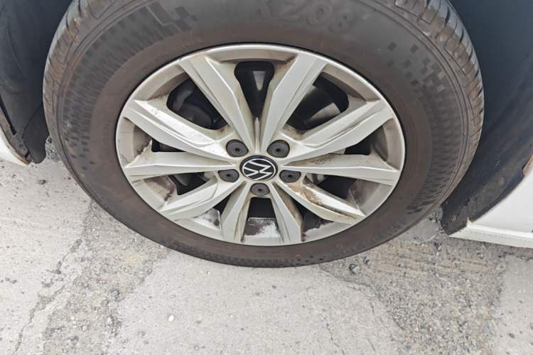 Used Volkswagen Polo 2023 Restyled Plus 1.5L Automatic Colorful Tech Edition Left Front Wheel Hub