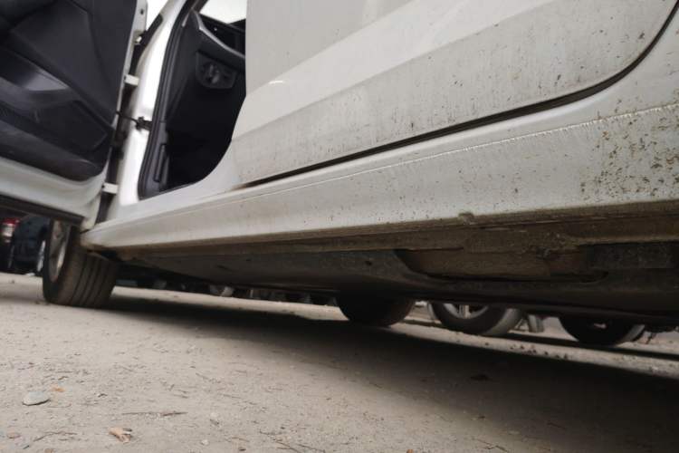Used Volkswagen Polo 2023 Revised Plus 1.5L Automatic – Enjoy Life Edition Left Side Sill
