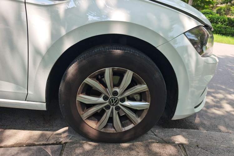 Used Volkswagen Polo 2023 Plus 1.5L Automatic Trendy & Smart Luxury Edition Right Front Wheel Hub