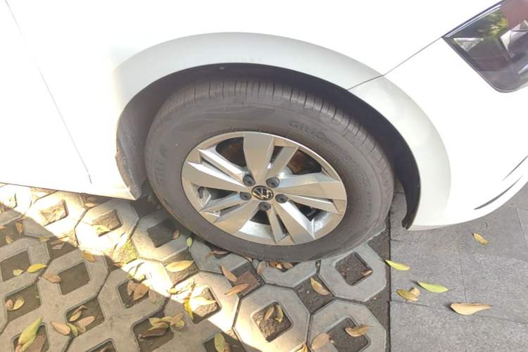 Used Volkswagen Polo 2023 Revised Plus 1.5L Automatic Panoramic Enjoyment Edition Right Front Wheel Hub