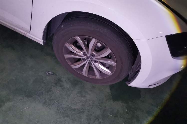 Used Volkswagen Polo 2023 Restyled Plus 1.5L Automatic Colorful Tech Edition Right Front Wheel Hub