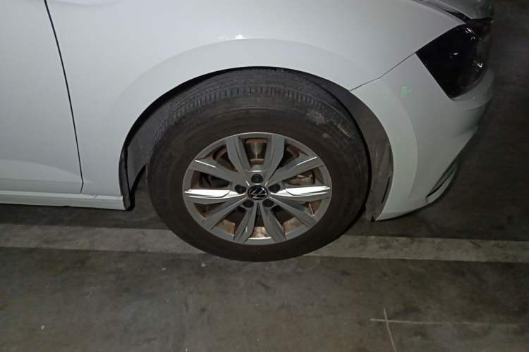 Used Volkswagen Polo 2023 Restyled Plus 1.5L Automatic Colorful Tech Edition Right Front Wheel Hub