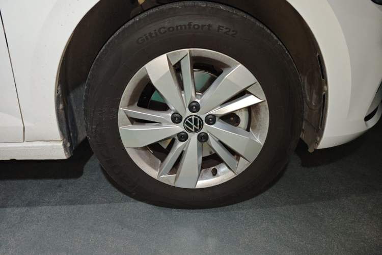 Used Volkswagen Polo 2023 Revised Plus 1.5L Automatic Panoramic Enjoyment Edition Right Front Wheel Hub