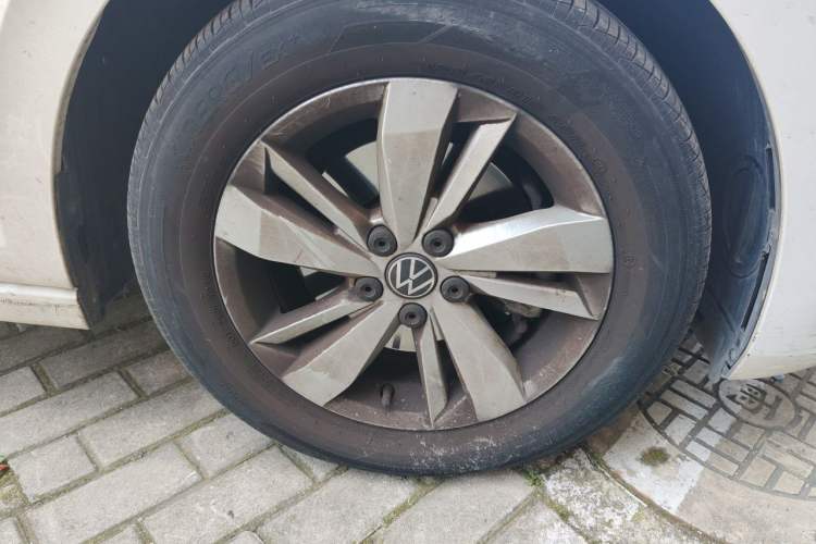 Used Volkswagen Polo 2023 Plus 1.5L Automatic Panoramic Enjoyment Edition Right Front Wheel Hub