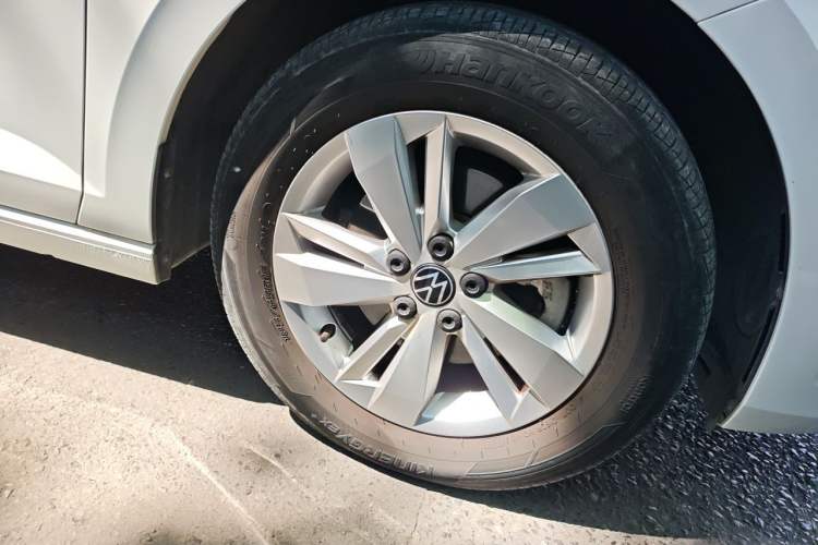 Used Volkswagen Polo 2023 Plus 1.5L Automatic Enjoy-the-Moment Edition Right Front Wheel Hub