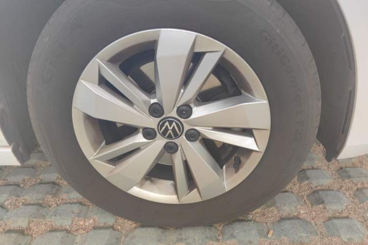 Used Volkswagen Polo 2023 Revised Plus 1.5L Automatic – Enjoy Life Edition Right Front Wheel Hub