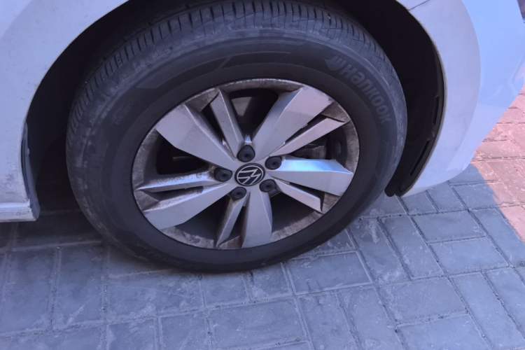 Used Volkswagen Polo 2023 Plus 1.5L Automatic Enjoy-the-Moment Edition Right Front Wheel Hub