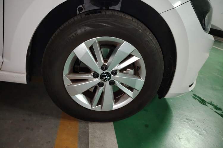 Used Volkswagen Polo 2023 Revised Plus 1.5L Automatic – Enjoy Life Edition Right Front Wheel Hub