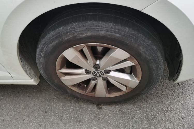 Used Volkswagen Polo 2023 Plus 1.5L Automatic Enjoy-the-Moment Edition Right Front Wheel Hub