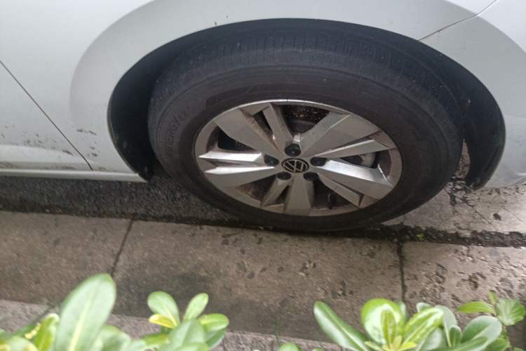 Used Volkswagen Polo 2023 Revised Plus 1.5L Automatic – Enjoy Life Edition Right Front Wheel Hub