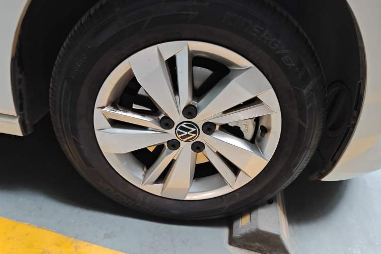 Used Volkswagen Polo 2023 Plus 1.5L Automatic Enjoy-the-Moment Edition Right Front Wheel Hub