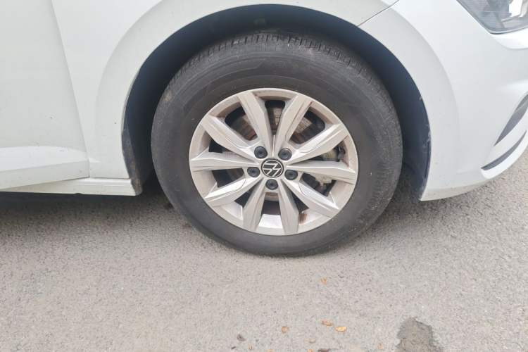 Used Volkswagen Polo 2023 Restyled Plus 1.5L Automatic Colorful Tech Edition Right Front Wheel Hub