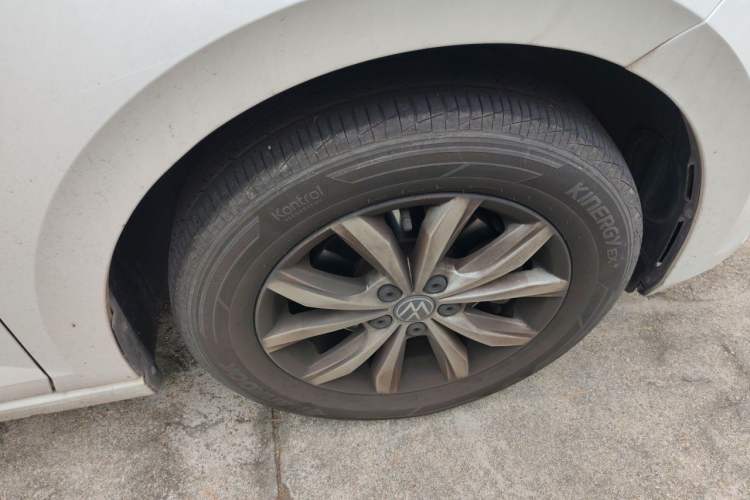 Used Volkswagen Polo 2023 Plus 1.5L Automatic Colorful Tech Edition Right Front Wheel Hub