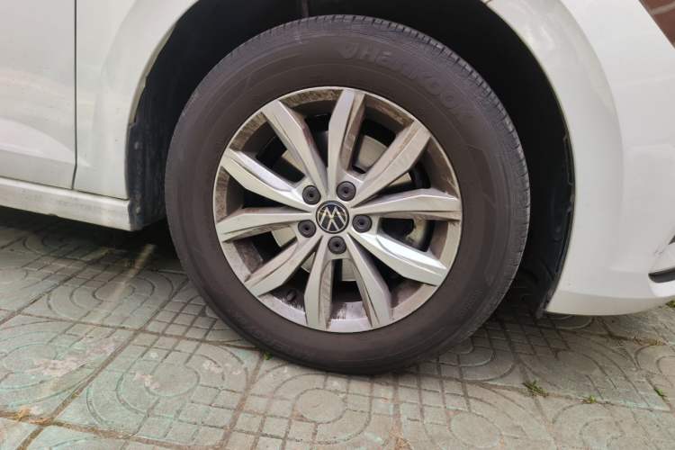 Used Volkswagen Polo 2023 Restyled Plus 1.5L Automatic Colorful Tech Edition Right Front Wheel Hub