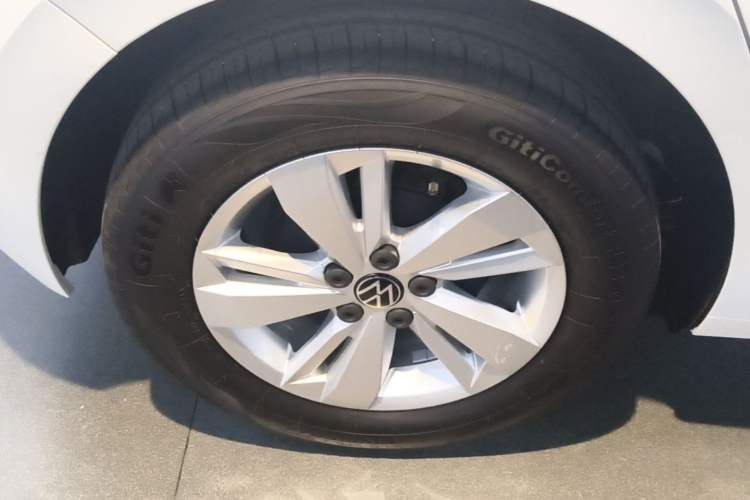 Used Volkswagen Polo 2023 Revised Plus 1.5L Automatic – Enjoy Life Edition Right Rear Wheel Hub