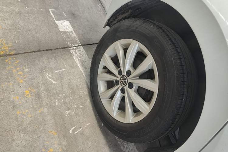 Used Volkswagen Polo 2023 Plus 1.5L Automatic Colorful Tech Edition Right Rear Wheel Hub