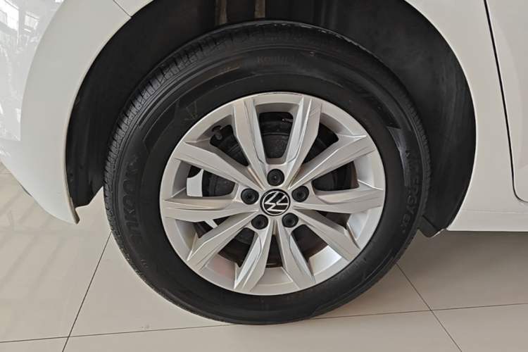 Used Volkswagen Polo 2023 Plus 1.5L Automatic Colorful Tech Edition Right Rear Wheel Hub