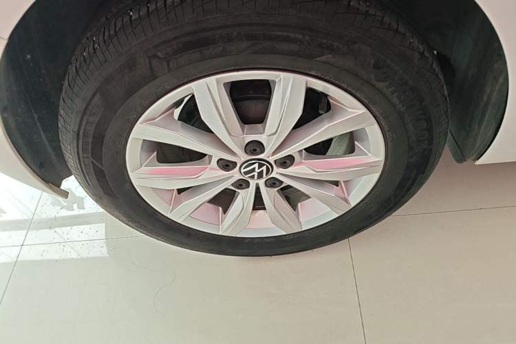 Used Volkswagen Polo 2023 Restyled Plus 1.5L Automatic Colorful Tech Edition Right Rear Wheel Hub