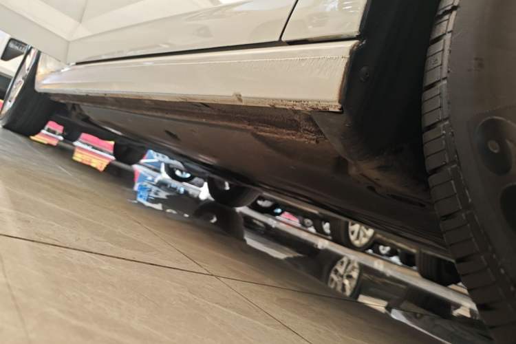 Used Volkswagen Polo 2023 Plus 1.5L Automatic Enjoy-the-Moment Edition Right Side Sill