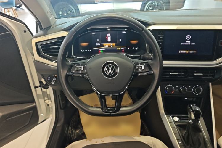 Used Volkswagen Polo 2023 Facelift Plus 1.5L Automatic Trendy & Tech-Savvy Luxury Edition Steering Wheel