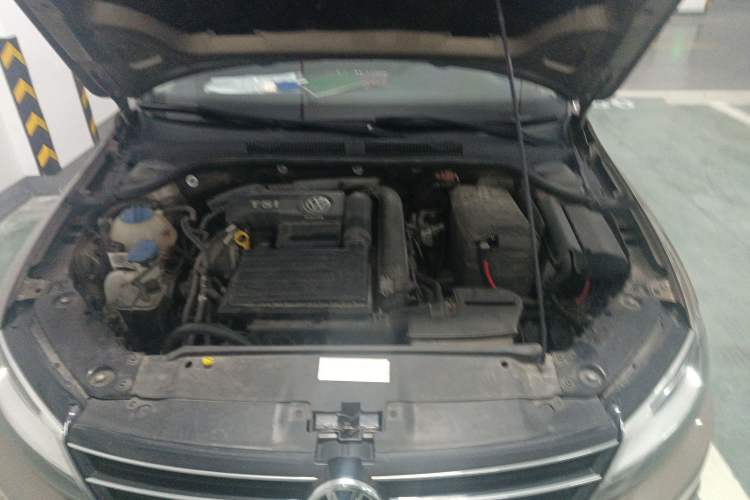 Used Volkswagen Sagitar 2018 280TSI DSG Comfort Model Engine Bay