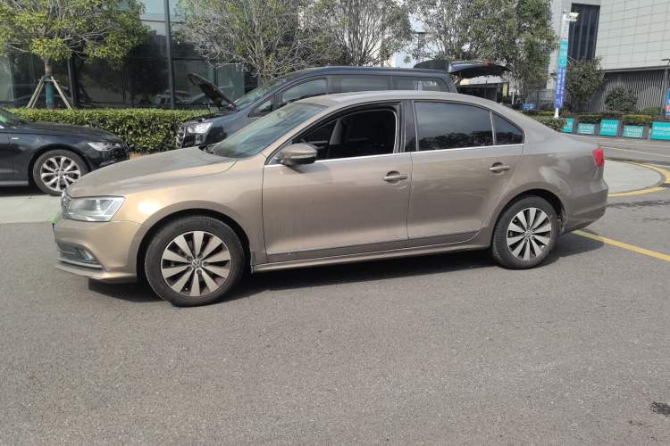 Used Volkswagen Sagitar 2018 280TSI DSG Comfort Model Exterior 6