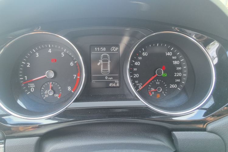 Used Volkswagen Sagitar 2018 280TSI DSG Comfort Model Instrument Cluster